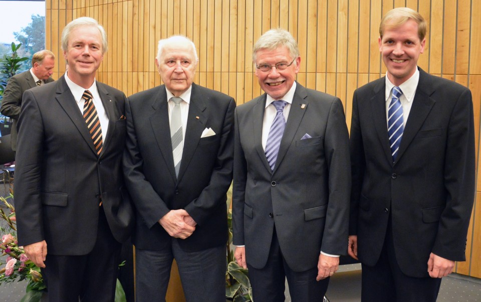 Dr. Christian Schulze Pellengahr (ganz rechts) mit seinen Amtsvorgngern Hans Pixa, Karl-Heinz Gller und Konrad Pning (v.l.n.r.)