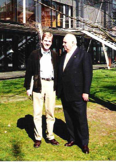 Im Gesprch mit Altkanzler Helmut Kohl im Deutschen Bundestag in Bonn