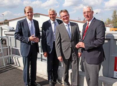 Die Erffnung des neuen stdtischen Wertstoffhofes in Olfen mit Herrn Brgermeister Wilhelm Sendermann, Herrn Stefan Blte und Herrn Joachim Gilbeau von der WFC