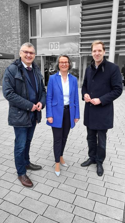 Am 22. Mrz 2023 konnte das neue Empfangsgebude des Bahnhofs in Coesfeld mit NRW-Bauministerin Ina Scharrenbach feierlich erffnet werden. 